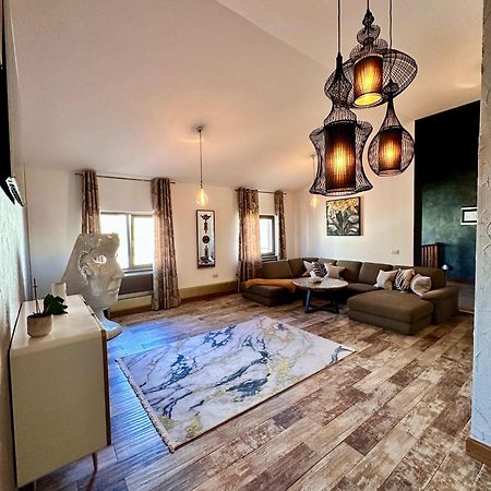 Madison Lake Villa Балотешти Экстерьер фото