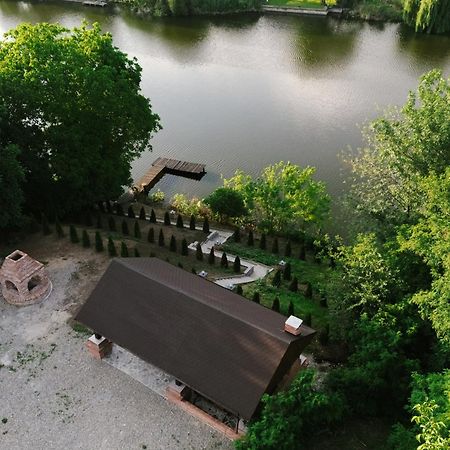 Madison Lake Villa Балотешти Экстерьер фото
