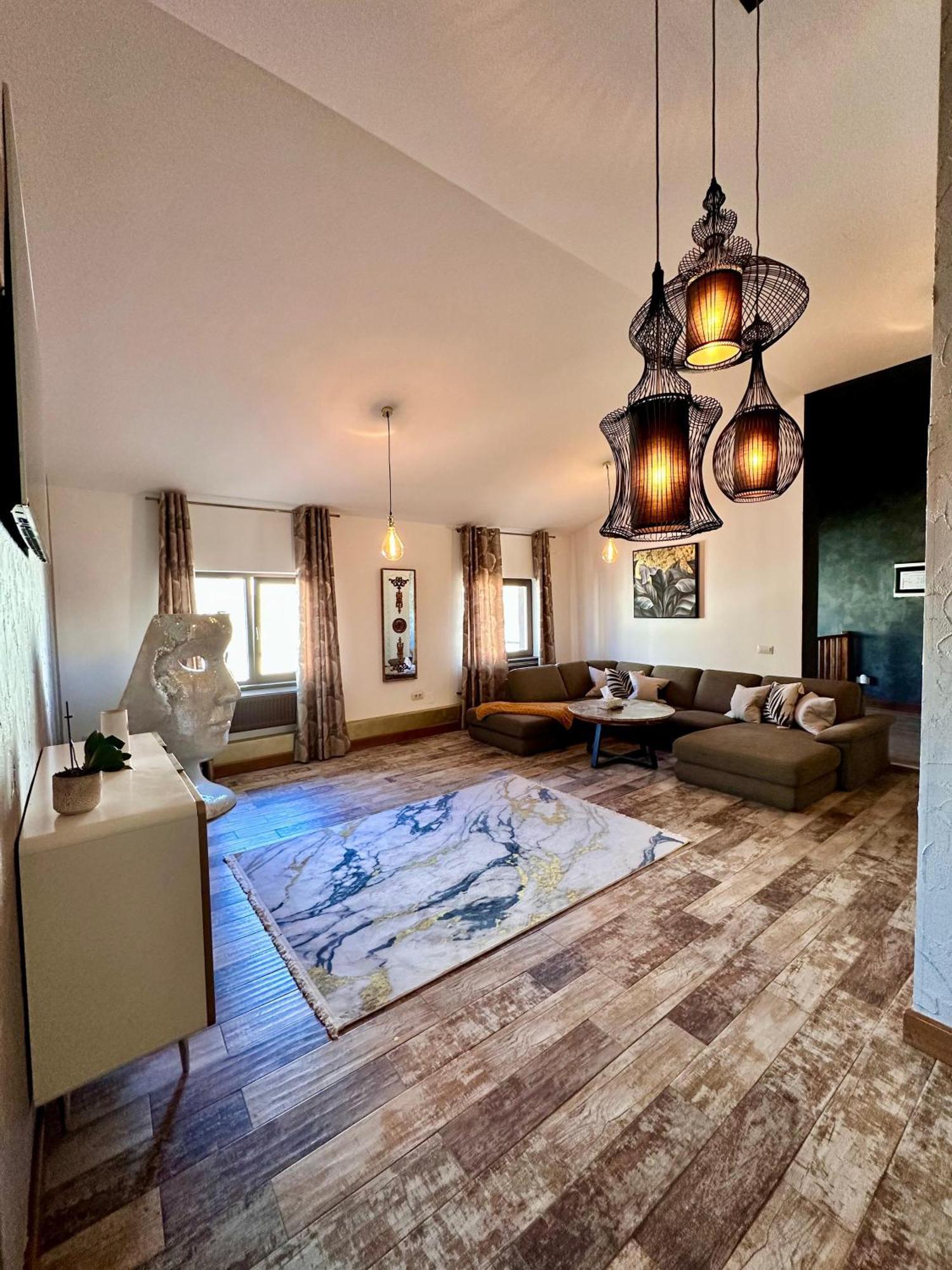 Madison Lake Villa Балотешти Экстерьер фото