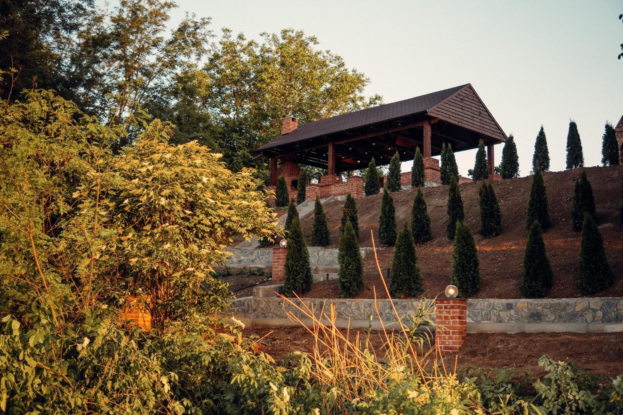 Madison Lake Villa Балотешти Экстерьер фото