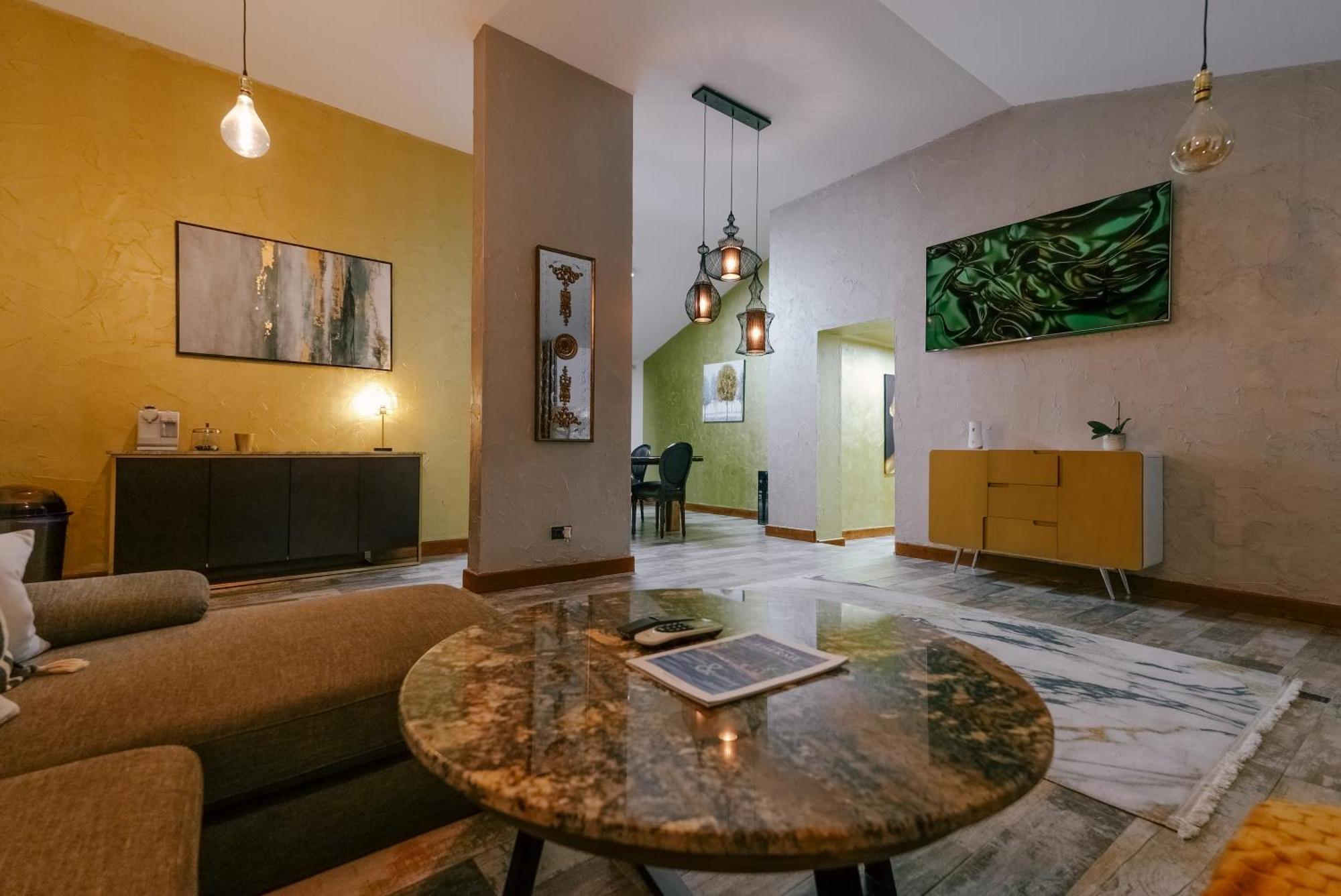 Madison Lake Villa Балотешти Экстерьер фото